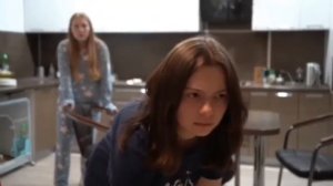 ?Видео из канала Nepeta Страшилки. Человек за окном?