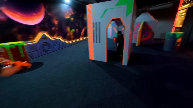 РАБОТАЮ от БАТАРЕЙКИ 24 часа *ИГРУШЕЧНЫЙ Челлендж* смотреть онлайн