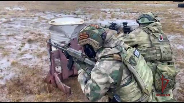 Курсанты военного института прошли стажировку в архангельском отряде Росгвардии