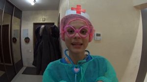 Сергею ПОСТАВИЛИ настоящий УКОЛ от ВИРУСА. ЮЛЯ и ЛЕРА обхитрили медсестр //Siren Head Horror YS SHO