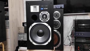 Onkyo D55 vs Pioneer 170