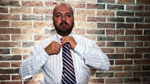 Два классических узла - галстук завязать простой узел. Как завязать галстук классический узел.