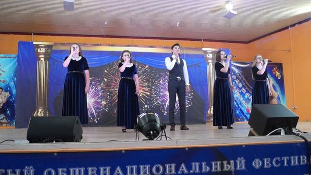 Муз  Я  Дубравина, сл  В Суслова «Песня о земной красоте»