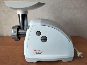 Мясорубка «Moulinex ME 620132». Обзор мощной модели 2000 Вт