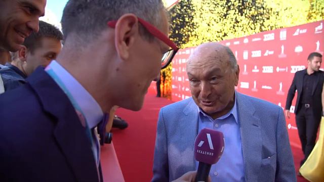 Вопрос Михаилу Жванецкому задает Сергей Бакуменко смотреть онлайн