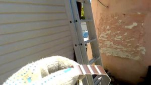 Монтаж сайдинга частного дома(монтаж самого сайдинга, водосточной трубы) часть 3.