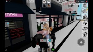 играем с подругой в brook heaven 
 в роблоксе