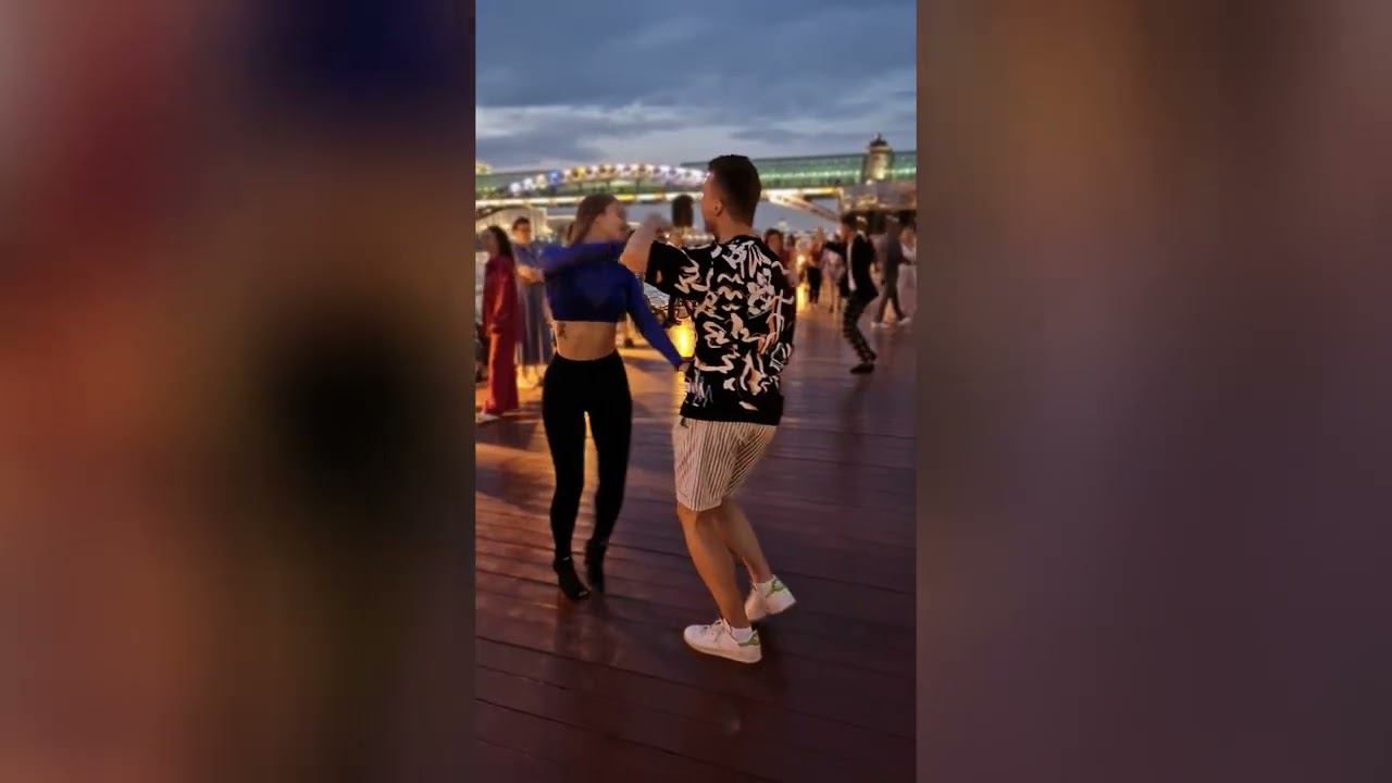 Готовимся к лету #bachata #бачата #бачатамосква #танцы |Frio-Jensen| Танцы в Парке Горького в Москве