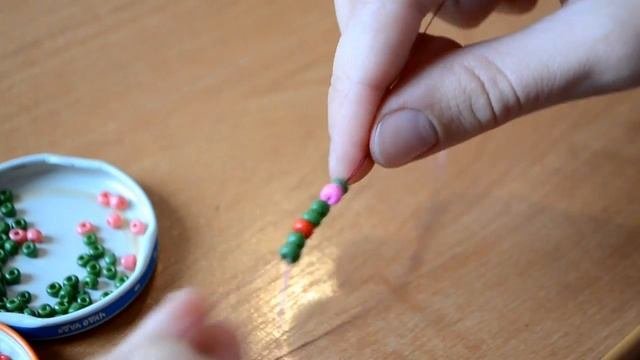 Бисероплетение для начинающих. Урок 1: Елочка