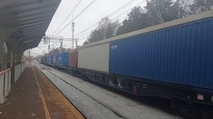 [ЭКСКЛЮЗИВ] Электровоз 2ЭС6-1330 «Синара» с грузовым поездом, платформе Есино.