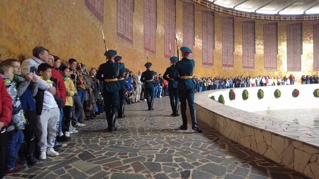СМЕНА КАРАУЛА | МАМАЕВ КУРГАН | ГОРОД-ГЕРОЙ ВОЛГОГРАД смотреть онлайн