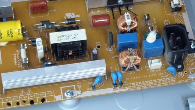 TV Samsung LE32B*** , не включается, нет изображения. смотреть онлайн