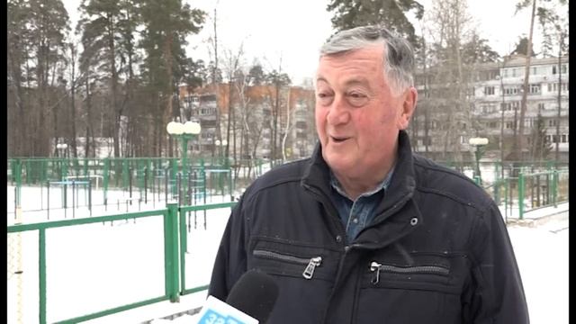 Зареченские пенсионеры занимаются скандинавской ходьбой в любую погоду смотреть онлайн