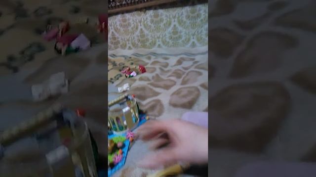 МИРАСЛАВА строит ЛЕГО вместе с мамой 