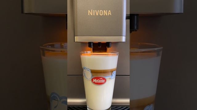 Latte Macchiato mit Mokambo + Nivona