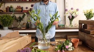 Freddie’s Fest! How to arrange: Bouvardia, stocks, alliums, LA lily and lisianthus.