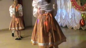 Эстонский танец "Полька через ножку"