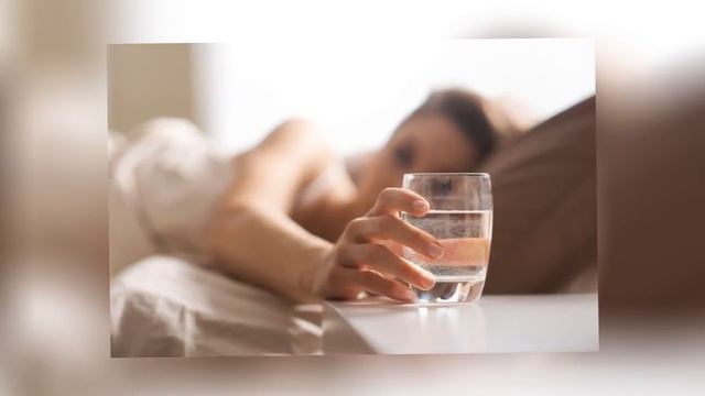 ВСЕГДА ПЕЙТЕ стакан воды НАТОЩАК, и вот почему! смотреть онлайн