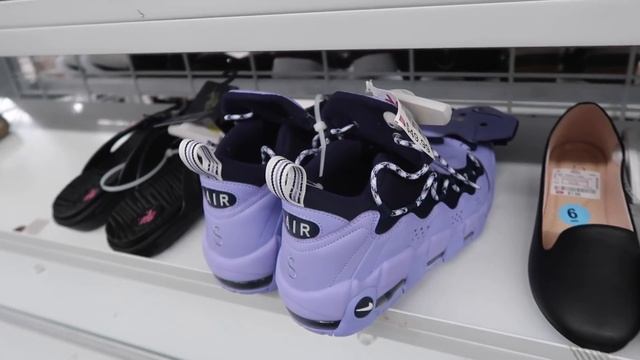 THE HUNT FOR NIKE DUNKS AT D.D.S DISCOUNTS! смотреть онлайн