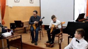 Ай все кумушки домой. Дуэт балалаек.