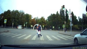 Завороженные какие то. все на красный