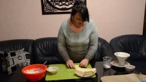 Слойки с творогом и изюмом из слоеного теста!