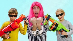 Игры битвы с Нерф Бластер - Друзья Бамблби ищут воришку! – Роботы Трансформеры в видео игре онлайн