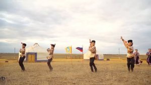 БАЙН ТЕГ (ОХАТ), г. Элиста, Калмыкия. Калмыцкий народно-стилизованный танец. Авторская постановка.