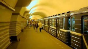 St Petersburg, departing metro train (enhanced video version)
