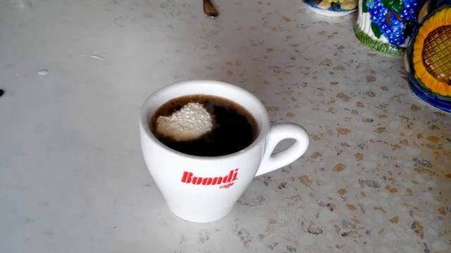 Добавляем в кофе сливки Bevanda Bianca Ristora смотреть онлайн