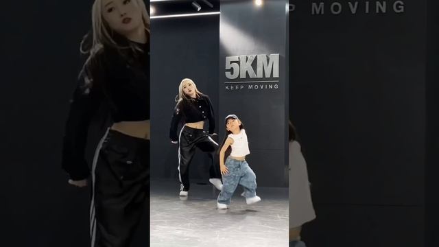 She is a full slay on this choreo ?