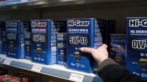 моторное масло и пятиминутная промывка Hi-Gear (15 сек.)