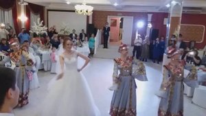 Чувашский народный танец невесты на свадьбе . Чувашия. Чебоксары.