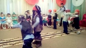 Танец пиратов бармалеев на новогоднем утреннике в детском саду