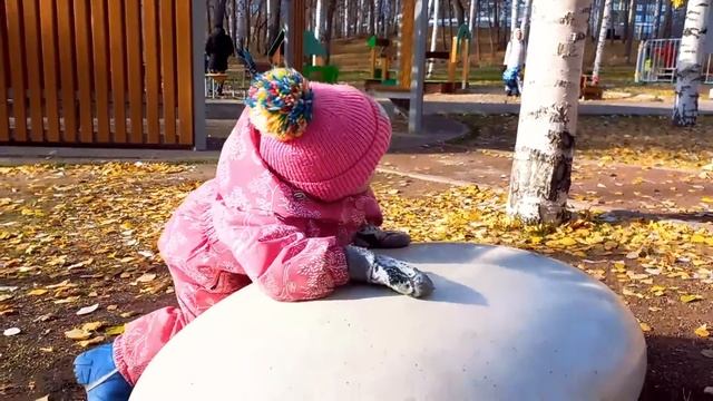 Прятки с папой на детской площадке в парке Маяковского. #паркмаяковского #прятки #детскаяплощадка