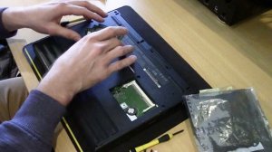 IBM ThinkPad 560 CMOS and Battery Replacement