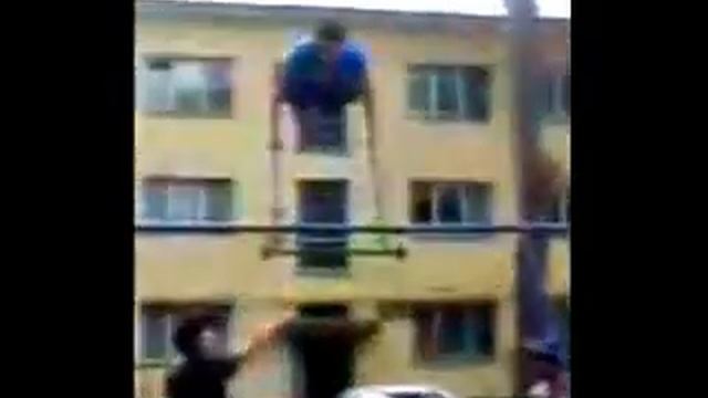 Падение с качелей,просто жесть... смотреть онлайн