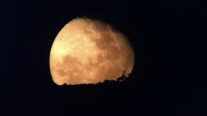 Nascer da Lua Pelo Telescópio - Moonrise Through Telescope - SkyWatcher 70x700mm AZ2