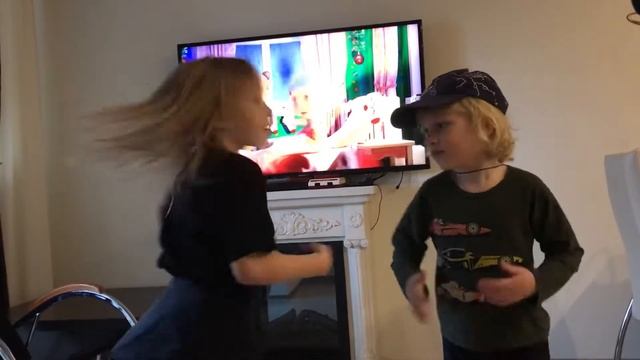 Домашние постановки танцев Алисы. Страшные сны. смотреть онлайн