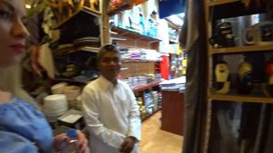 Шопинг на арабском рынке в Дохе Shopping in the Arab market in Doha ( english subtitles)