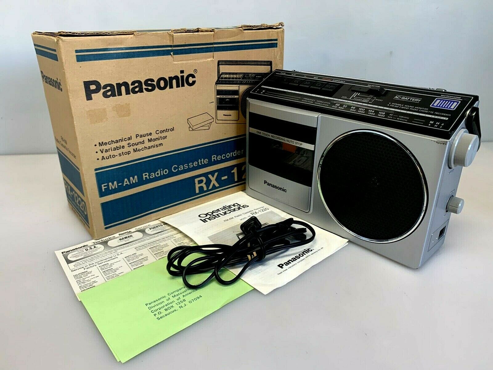 Vintage 1980 год  Panasonic RX-1220 AM-FM Radio Casette Player.