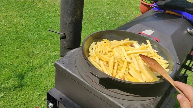 Жареная картошка с луком на курдючном жире.