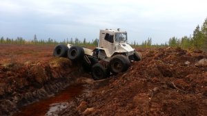 Вездеход Зырянин-113. Преодоление траншеи.