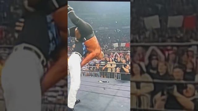 Karl Malone bodyslams Hollywood Hogan. #karlmalone #utahjazz #wcw #hollywoodhulkhogan