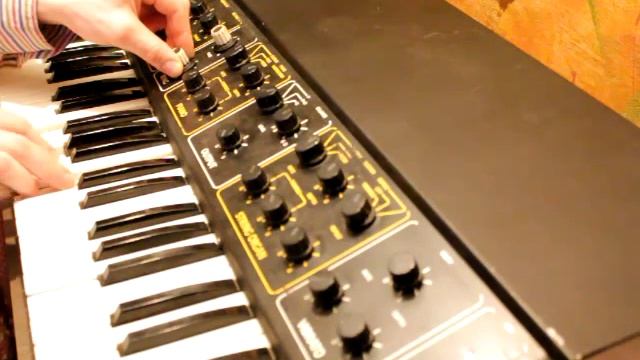 OPUS. Soviet analog synthesizer (electropiano, strings) with ring-modulator
