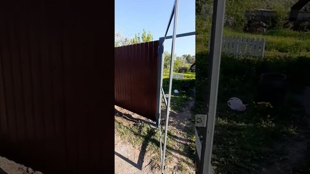 Красный забор