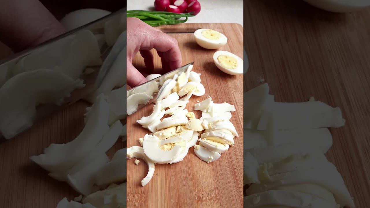 Лёгкий, любимый ВЕСЕННИЙ САЛАТ. #хорошийвкус #салатрецепт #shortvideo смотреть онлайн