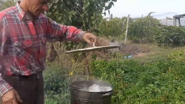 Бюджетный метод перетопки  воска для начинающих пчеловодов