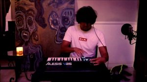 MORE ELECTRONIC MUSIC With Alesis V25 (live)