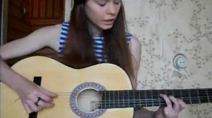 Северный ветер Тихо ветви колышет, Маленький домик Стоит у реки Там маленький мальчик Тянет к мам